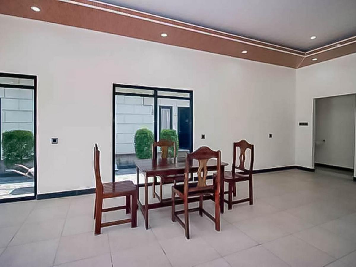 Reddoorz @ Wisma Pangrango Palangkaraya Extérieur photo