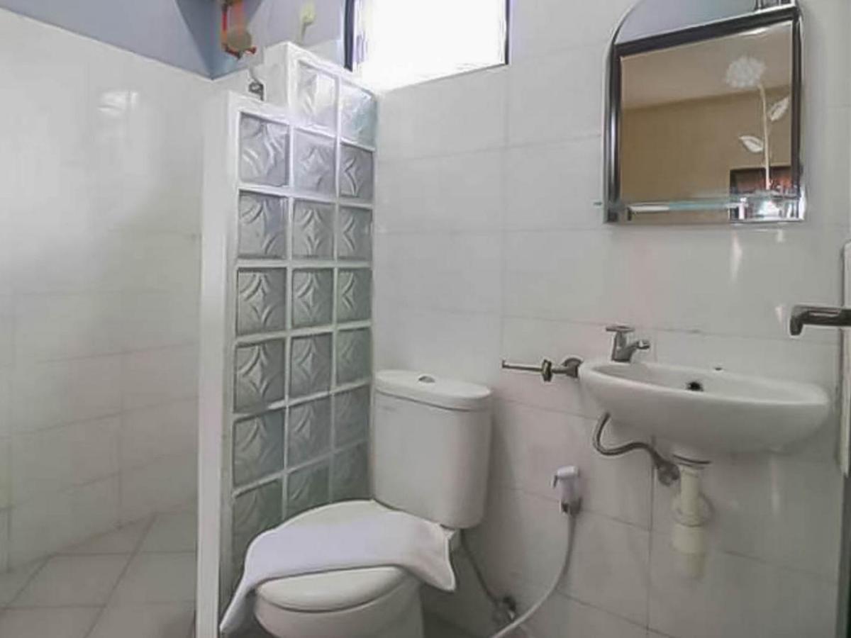 Reddoorz @ Wisma Pangrango Palangkaraya Extérieur photo