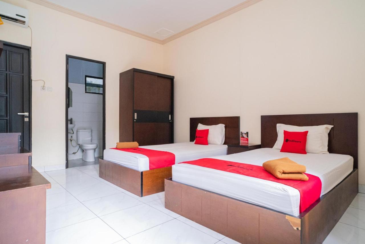 Reddoorz @ Wisma Pangrango Palangkaraya Extérieur photo