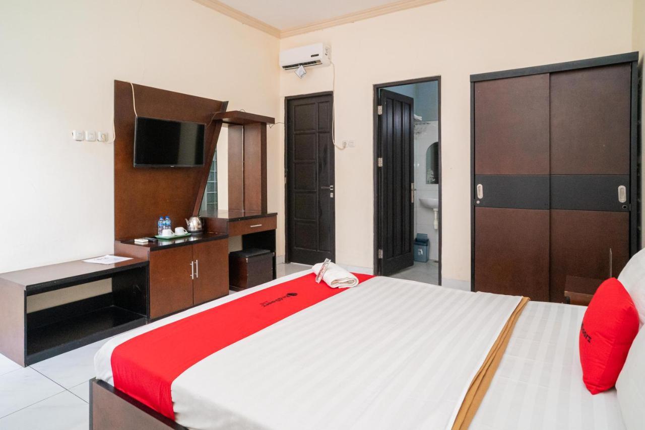 Reddoorz @ Wisma Pangrango Palangkaraya Extérieur photo