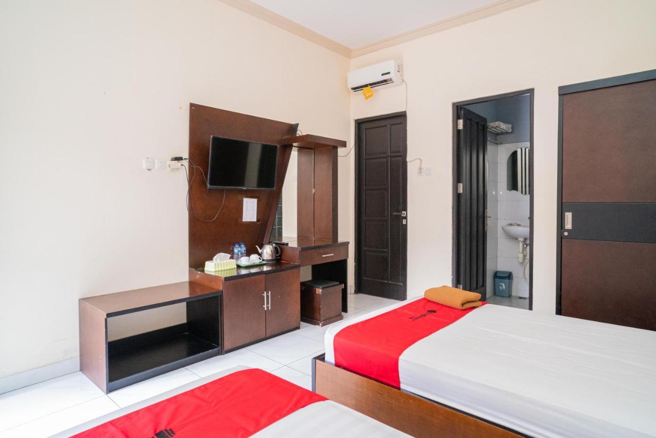 Reddoorz @ Wisma Pangrango Palangkaraya Extérieur photo