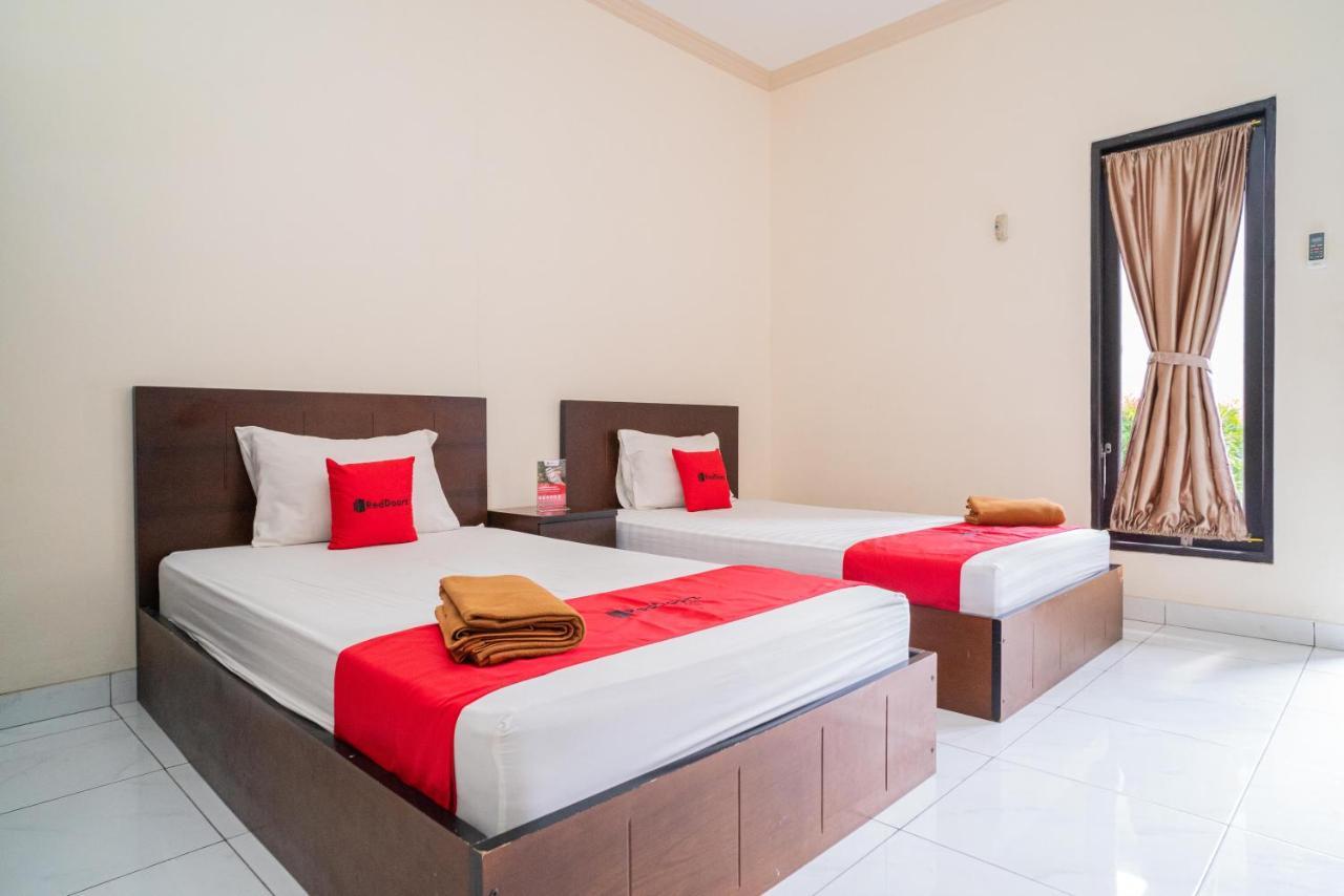 Reddoorz @ Wisma Pangrango Palangkaraya Extérieur photo