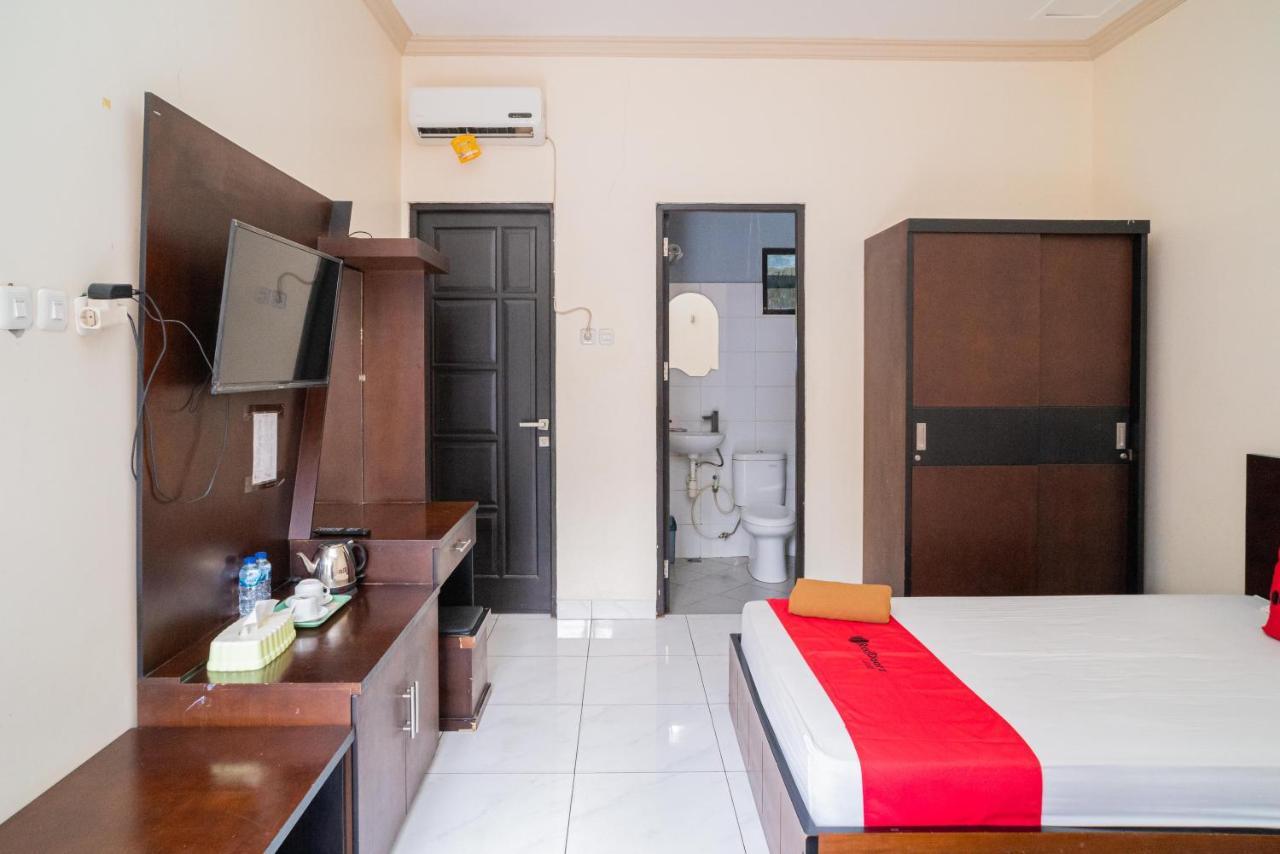Reddoorz @ Wisma Pangrango Palangkaraya Extérieur photo