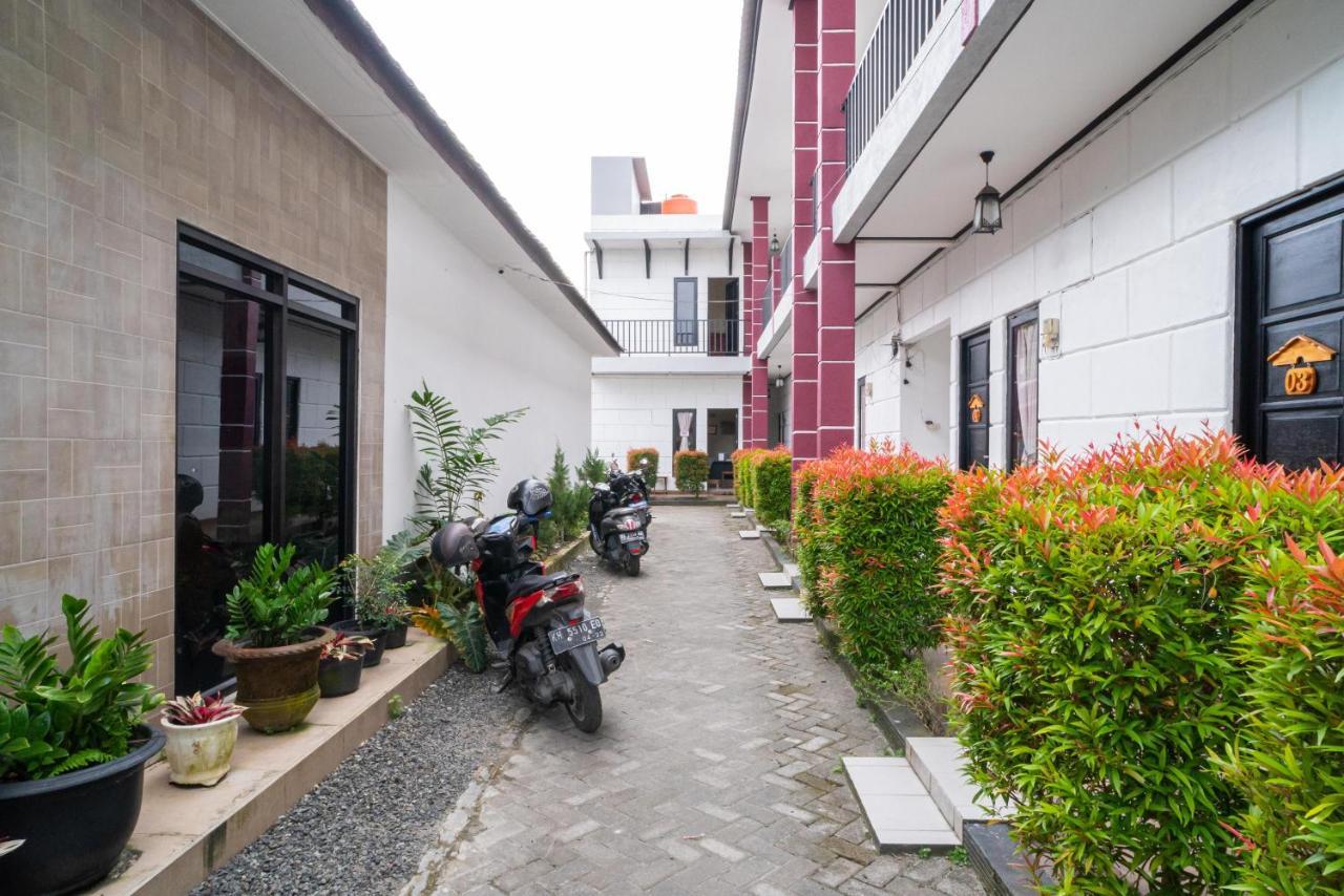 Reddoorz @ Wisma Pangrango Palangkaraya Extérieur photo